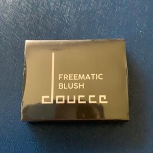 Doucce Freematic Blush In Daydream 3.4g sealed